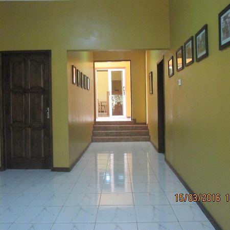 Jamaica Inn Guest House Botianaw Экстерьер фото