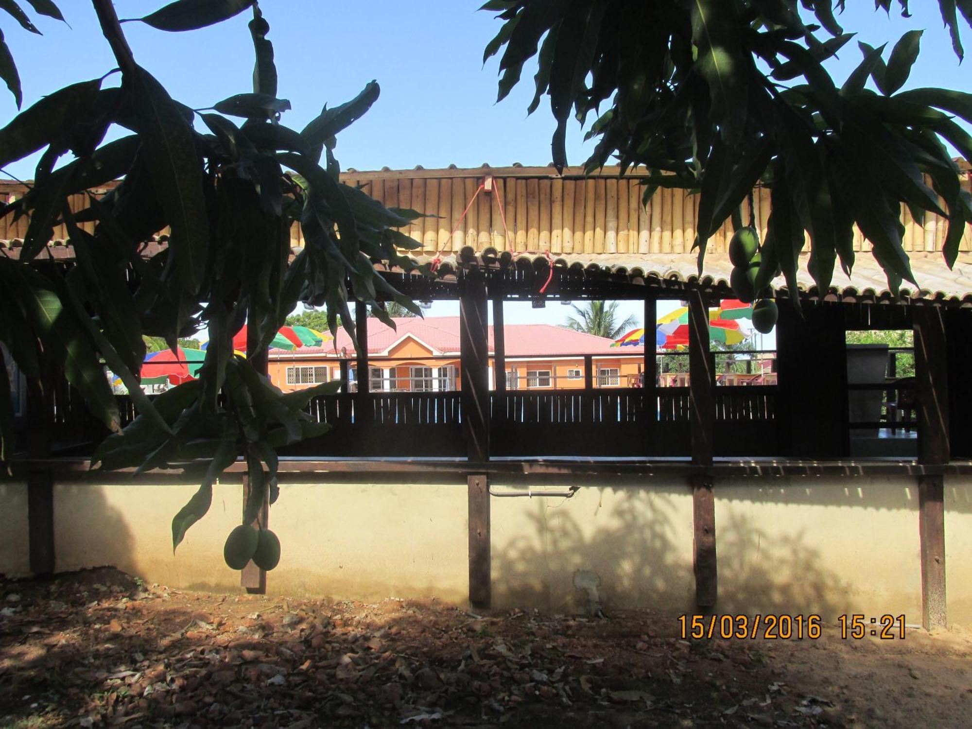 Jamaica Inn Guest House Botianaw Экстерьер фото