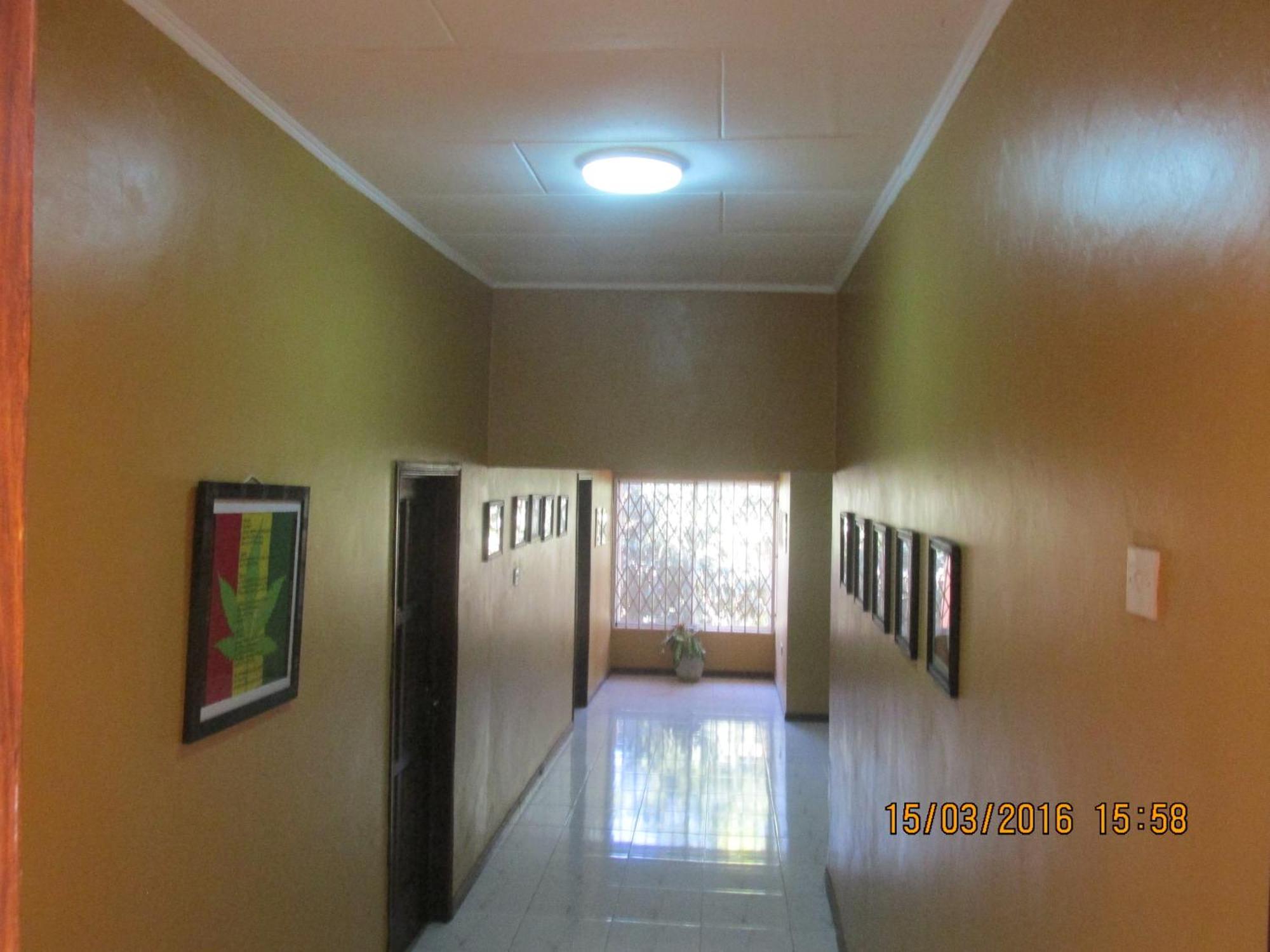 Jamaica Inn Guest House Botianaw Экстерьер фото