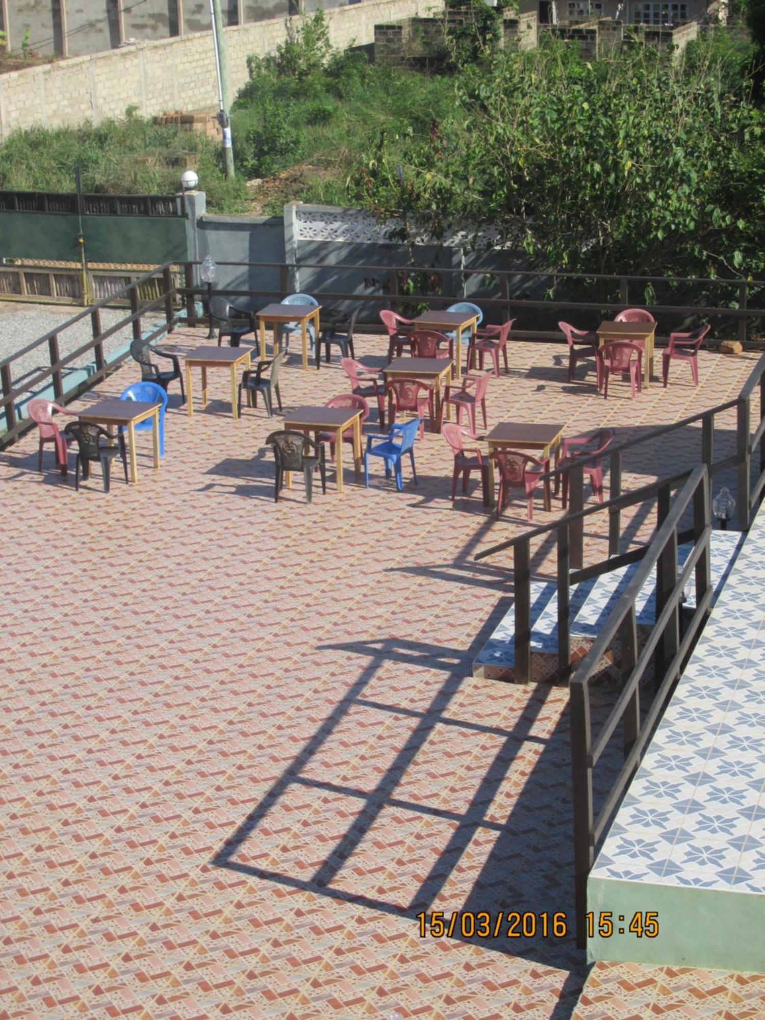 Jamaica Inn Guest House Botianaw Экстерьер фото
