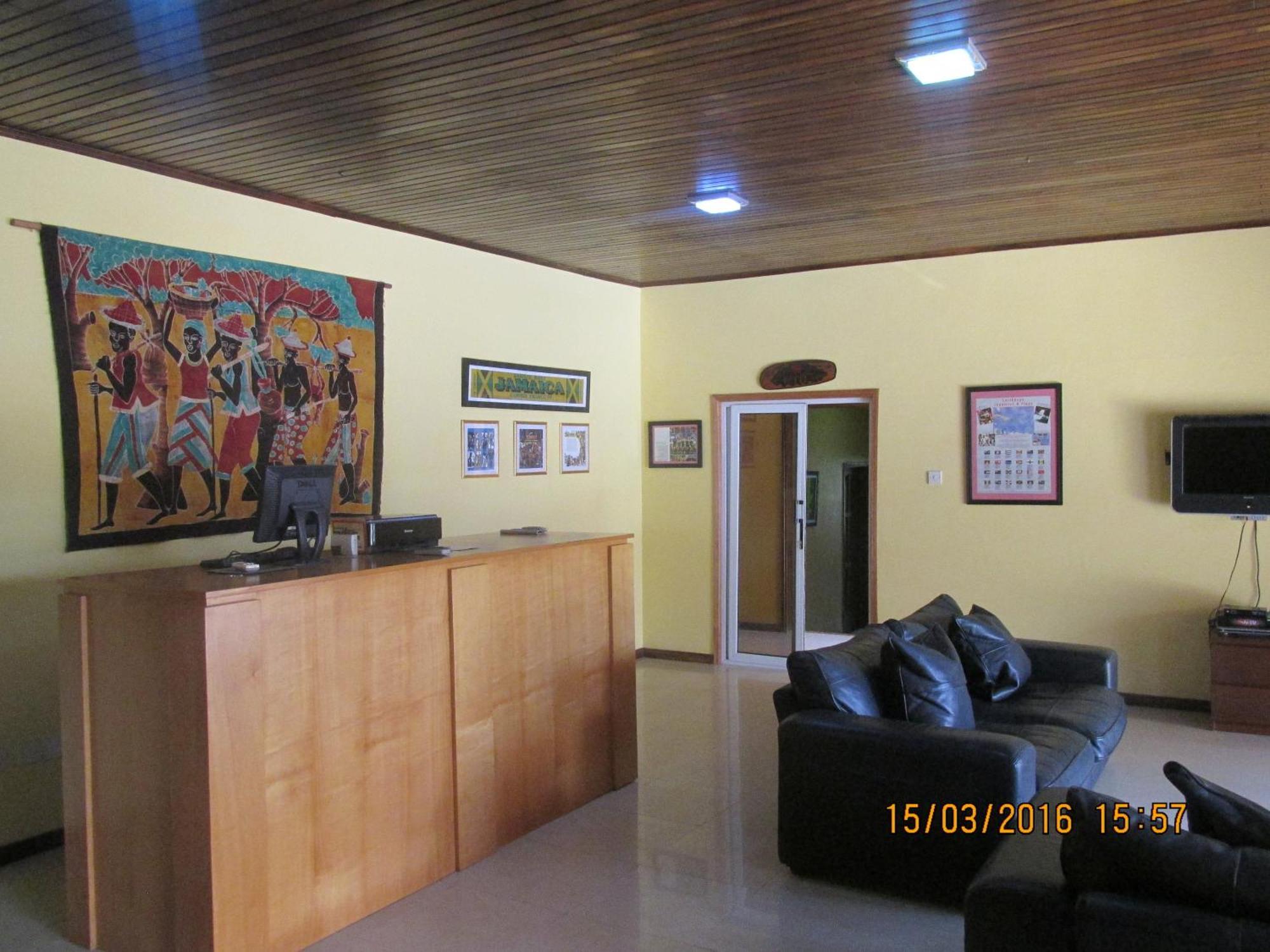 Jamaica Inn Guest House Botianaw Экстерьер фото