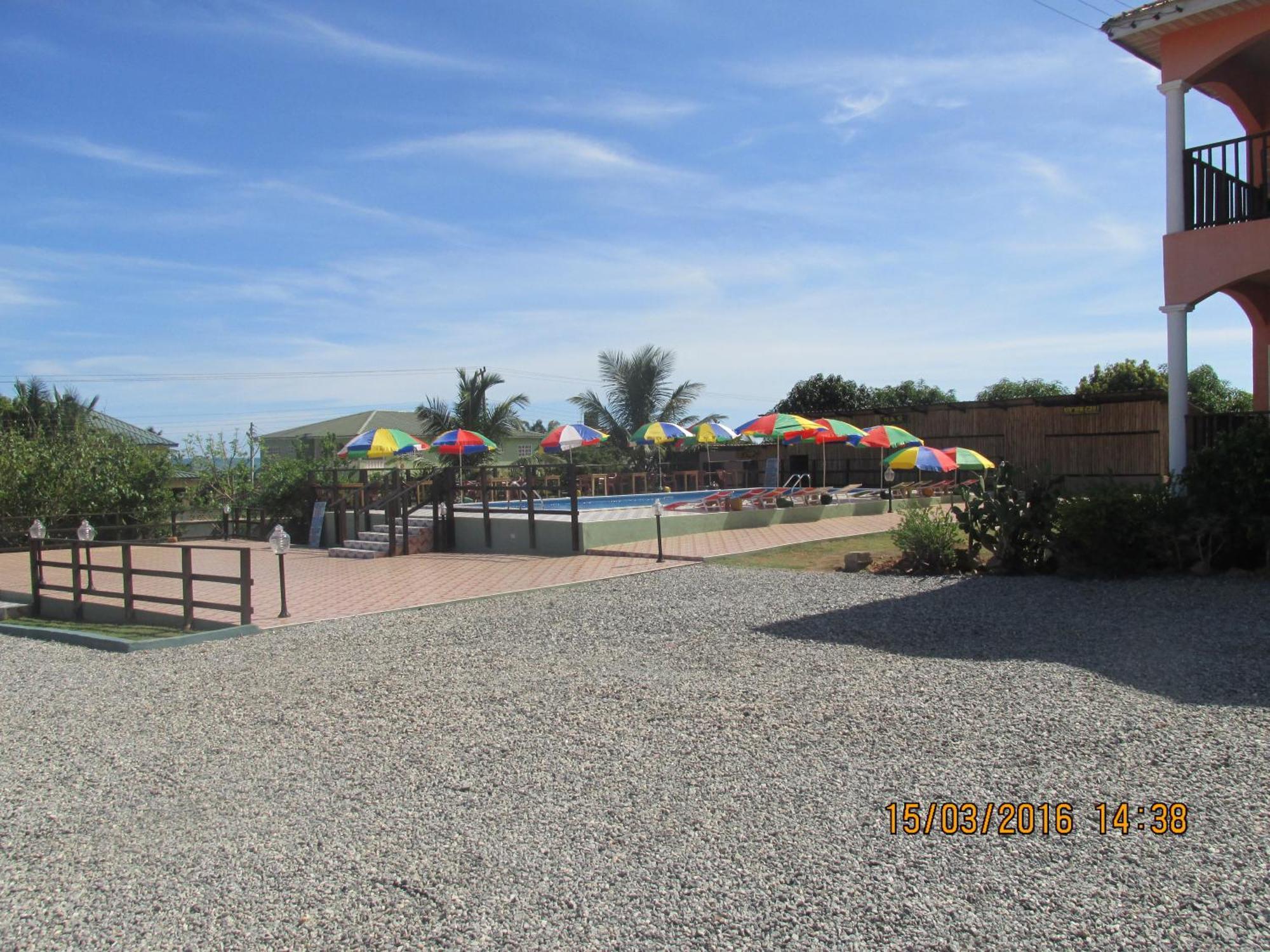 Jamaica Inn Guest House Botianaw Экстерьер фото